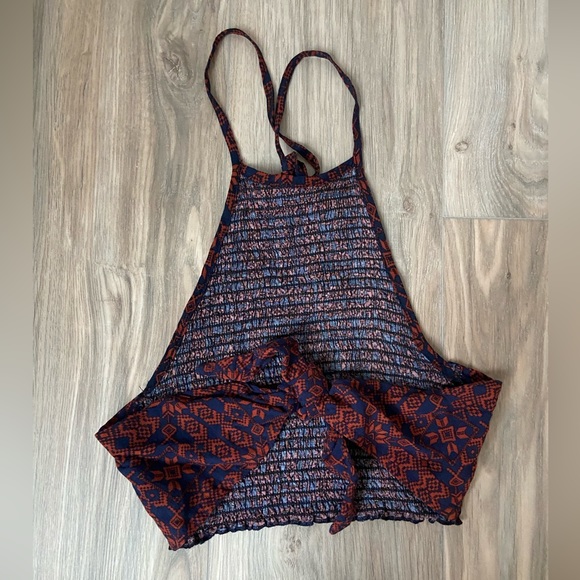 Halter top - Picture 2 of 3